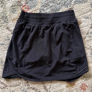 Lululemon 4 black hotty hot active skort skirt w/ shorts